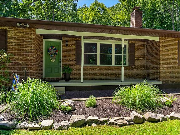 4th image of 400 Ridge Cir