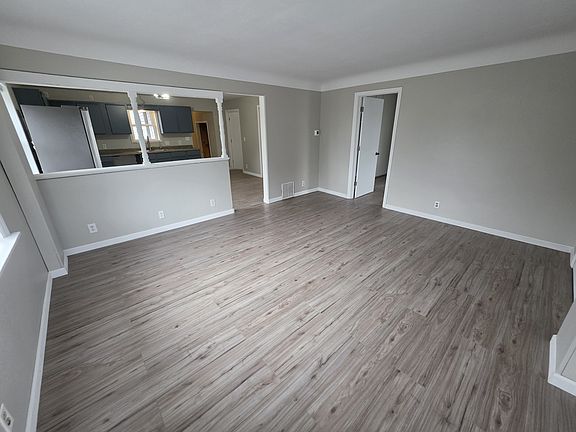 4th image of 14285 Tyler St