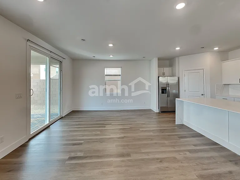 5826 Iron Islands St — Photo 5
