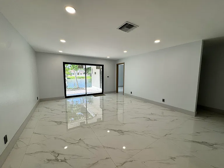 10225 SW 53rd St — Photo 7