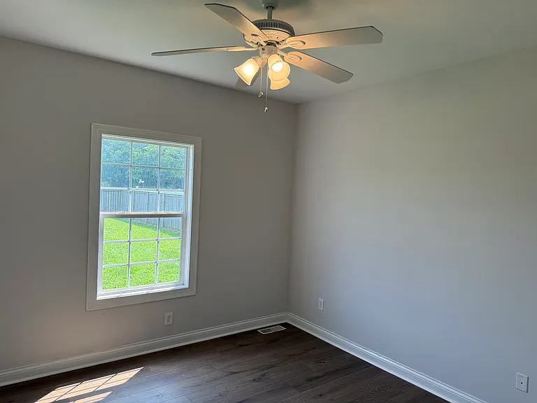 447 Monarchos Ln — Photo 18