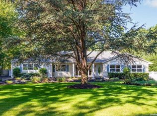 37 New Mill Rd, Smithtown, NY 11787