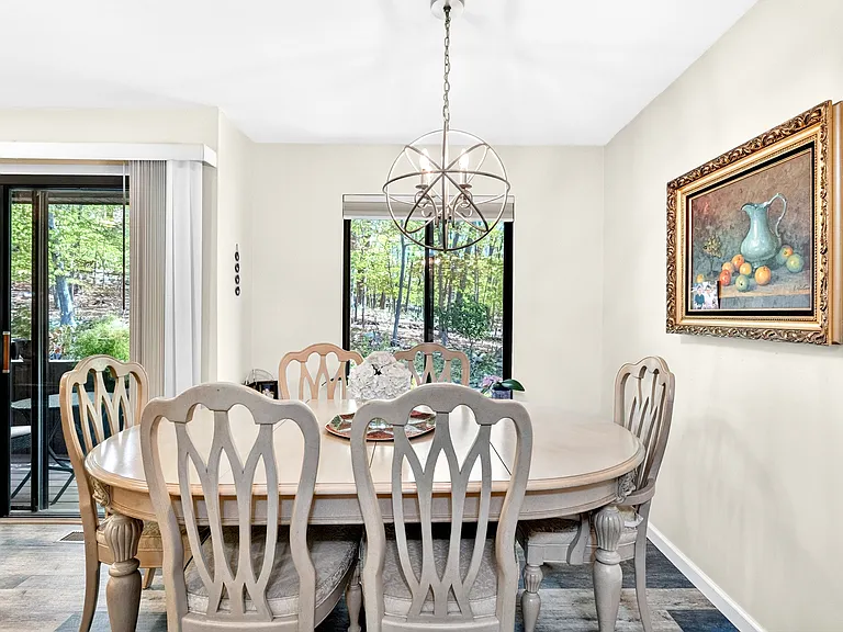 138 Indian Hollow Ct — Photo 25
