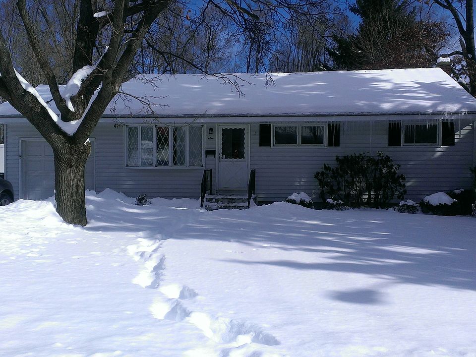 1st image of 1 Stirrup Dr