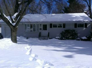 1 Stirrup Dr, Albany, NY 12205
