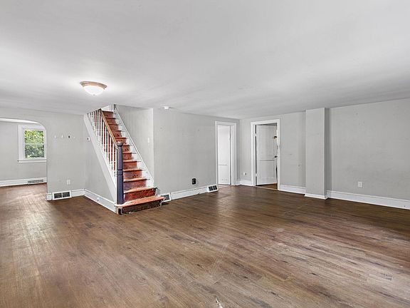 4th image of 246 Old Bayview Rd
