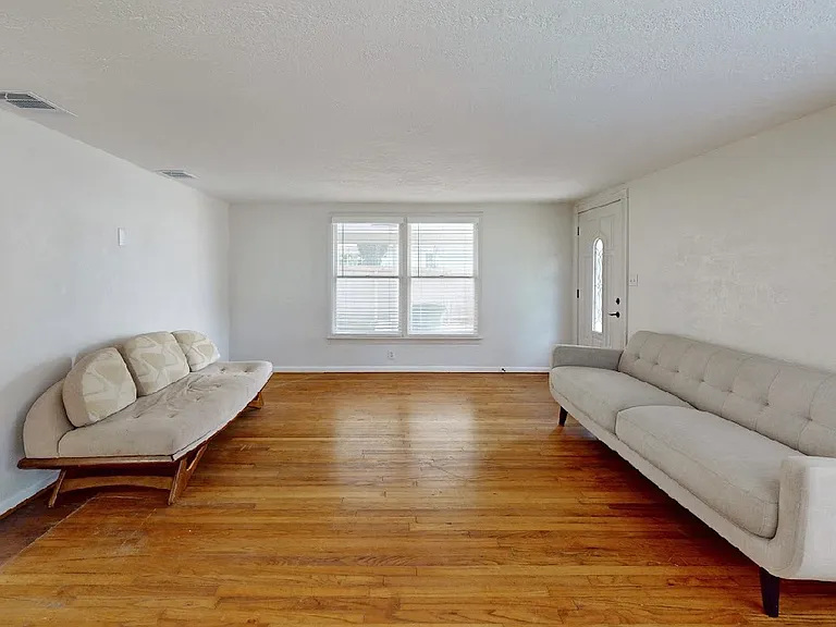 511 Homestead St — Photo 35