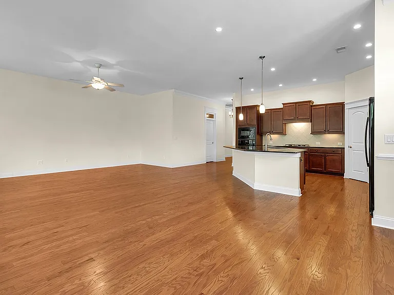 3688 Maidstone Dr — Photo 10