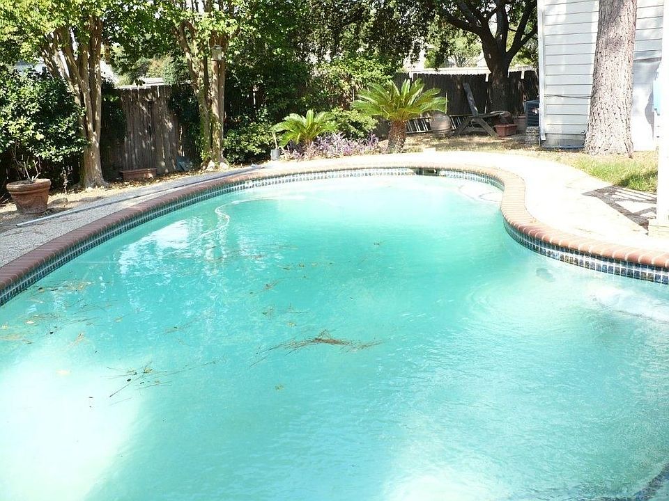 1st image of 15922 Sweetwater Creek Dr