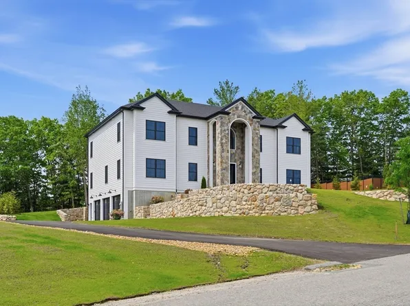 12 Couture Way, Middleton, MA 01949
