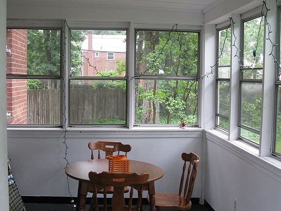 3rd image of 4766 Arlington Blvd