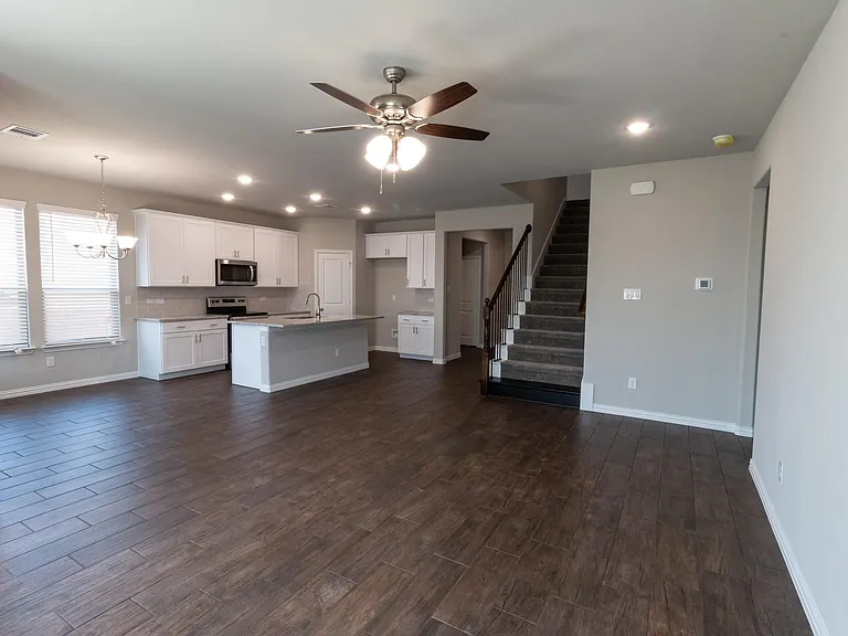 507 Reatta Dr — Photo 17