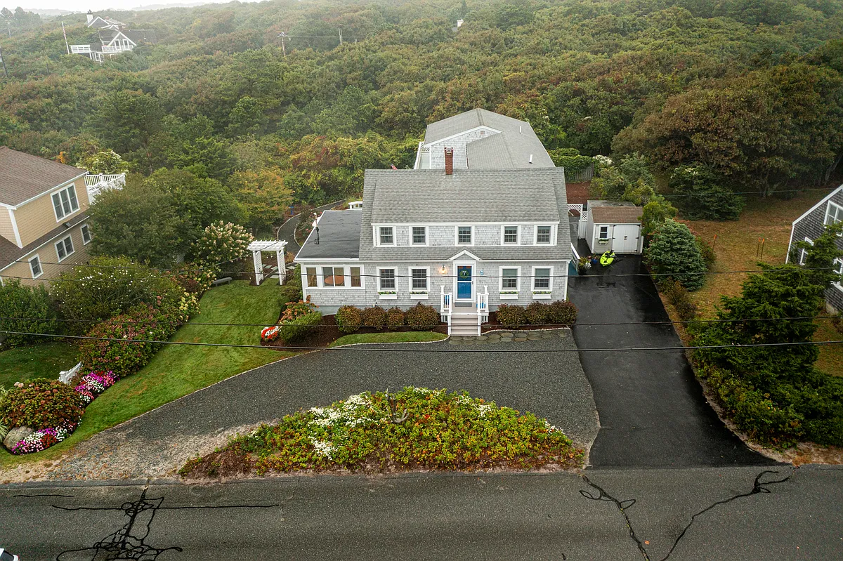 Building Photo - Santuit Rd