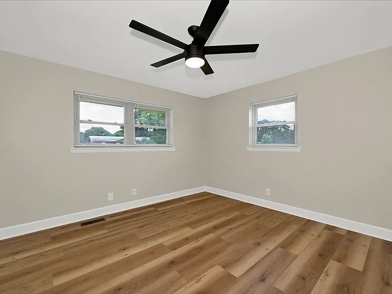 1208 Spruce St SE — Photo 11