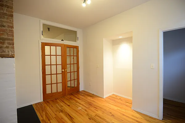 Rented by Residents Team | media 12