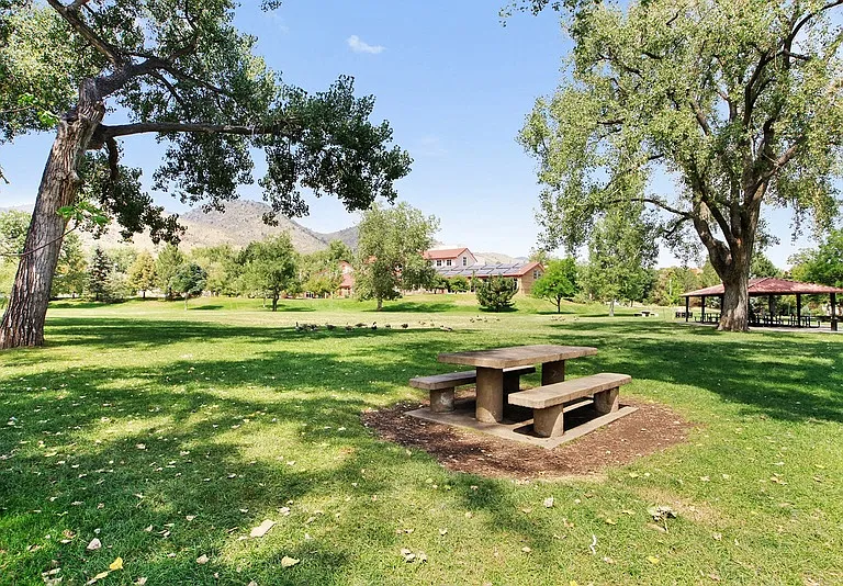 Miners Mesa Apartments — Photo 3