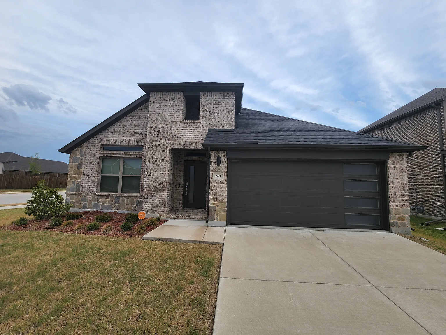 621 Maple Leaf Way - 1 — Photo 2