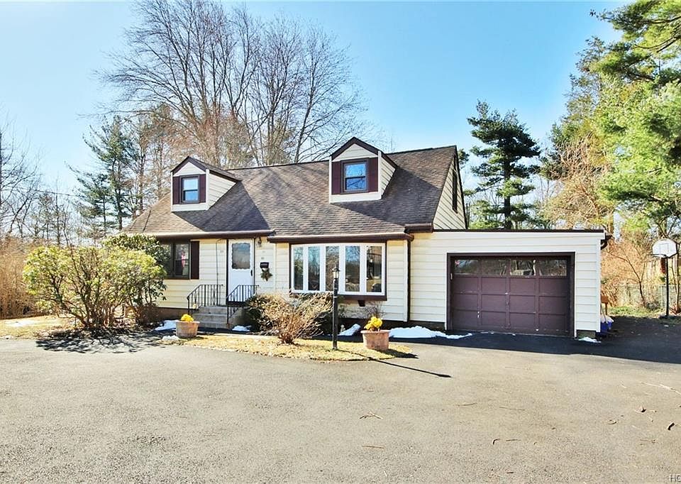 1st image of 33 Collyer Ave