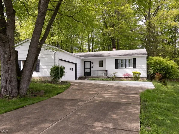 1617 Rockwood Dr, Youngstown, OH 44505