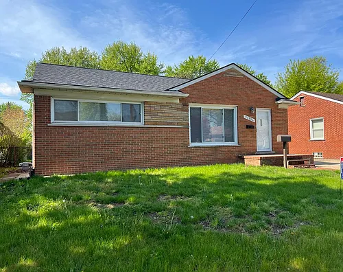 22104 Elizabeth St Photo 1