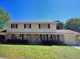 1321 Fleetfoot Dr, Waukesha, WI 53186