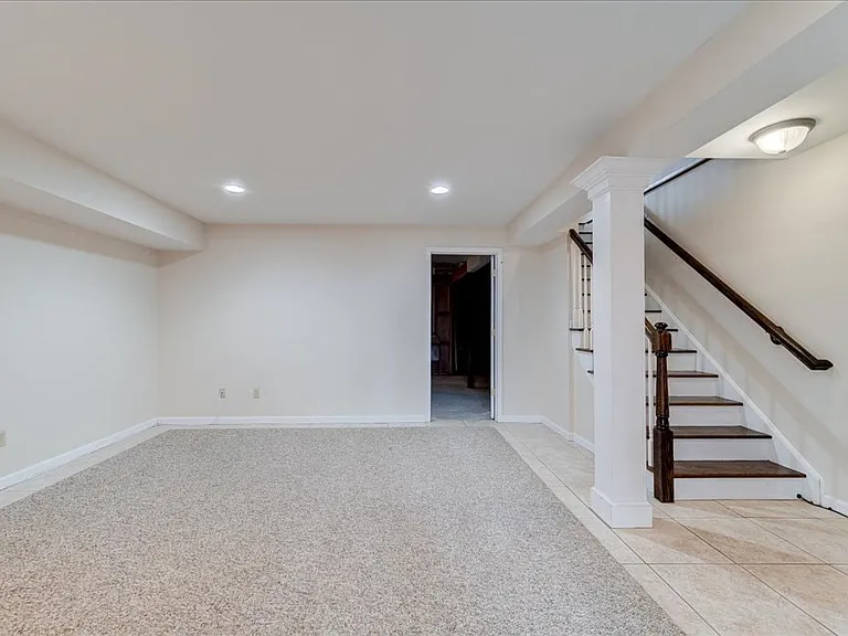4 Villa Pkwy #4B — Photo 4