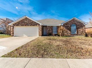 8120 Modesto Dr, Arlington, TX 76001