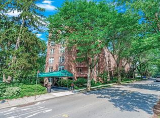 4230 Douglaston Pkwy APT 3L, Flushing, NY 11363