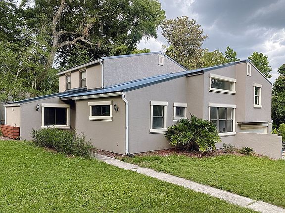 3rd image of 4133 Whispering Oaks Dr E