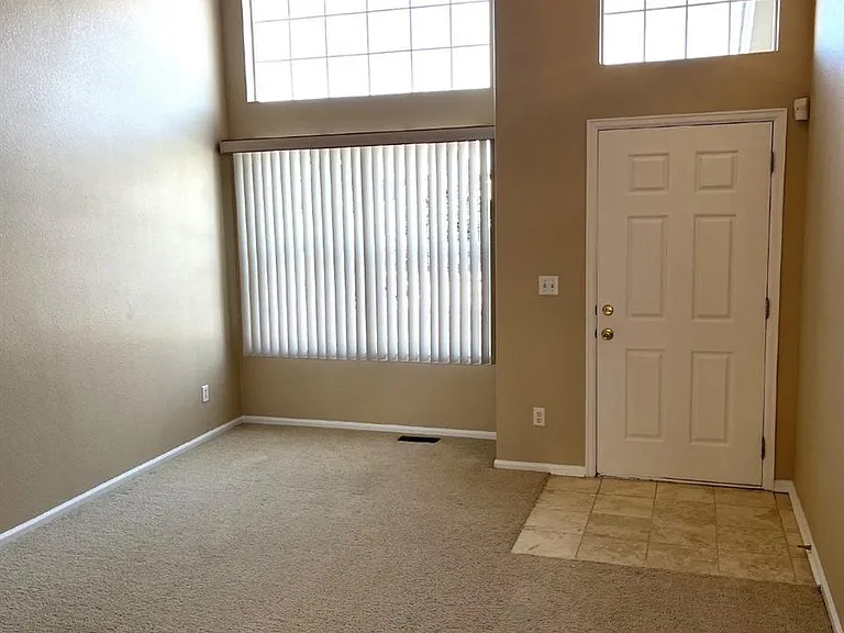 19050 E Crestridge Cir — Photo 2