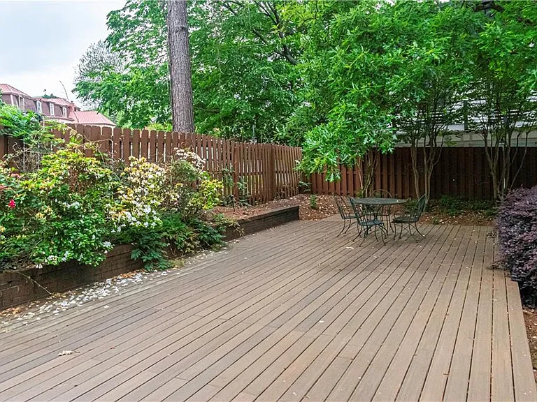 132 Church St — Photo 30