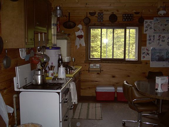 3rd image of 4016 Sunshine Ln