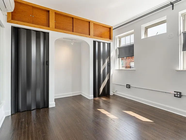2552 S Sartain St — Photo 23