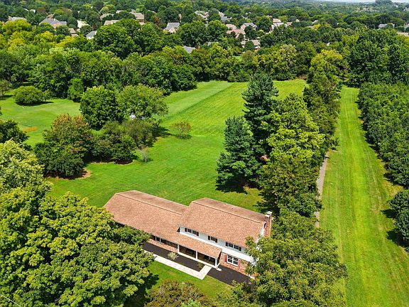 4th image of 340 McFee Rd