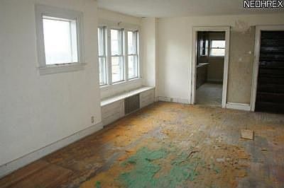 3rd image of 1054 Winton Ave