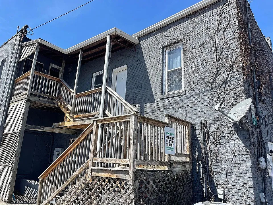411 Main St