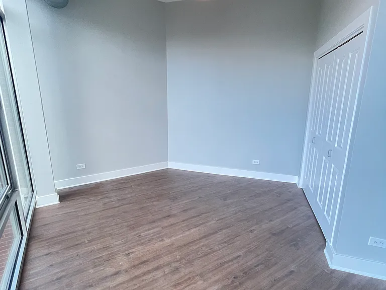 2000 N Milwaukee Ave #301 — Photo 9