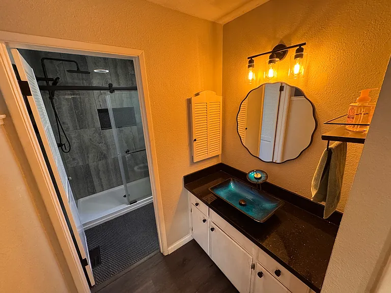 8118 Colonial Dr — Photo 12