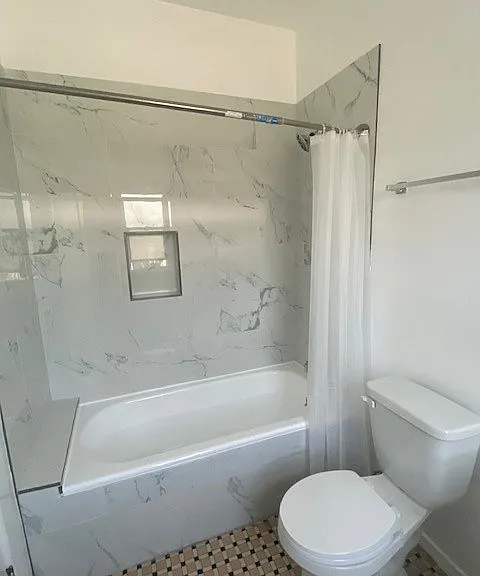 1006 W. 42nd Street — Photo 16