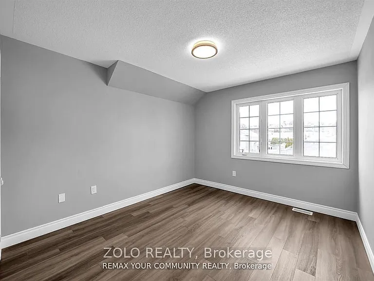 17 Adanac Dr #MAIN 2ND FLOOR — Photo 16