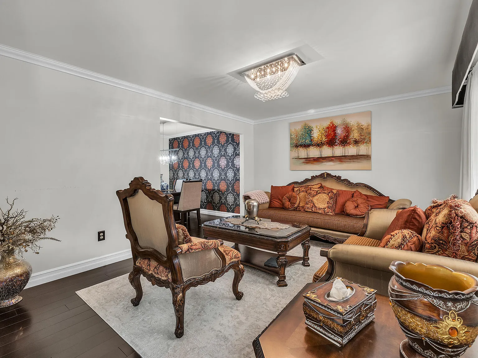 3 bed, 3.0 bath, 2427 sqft, $3,500 — Photo 4