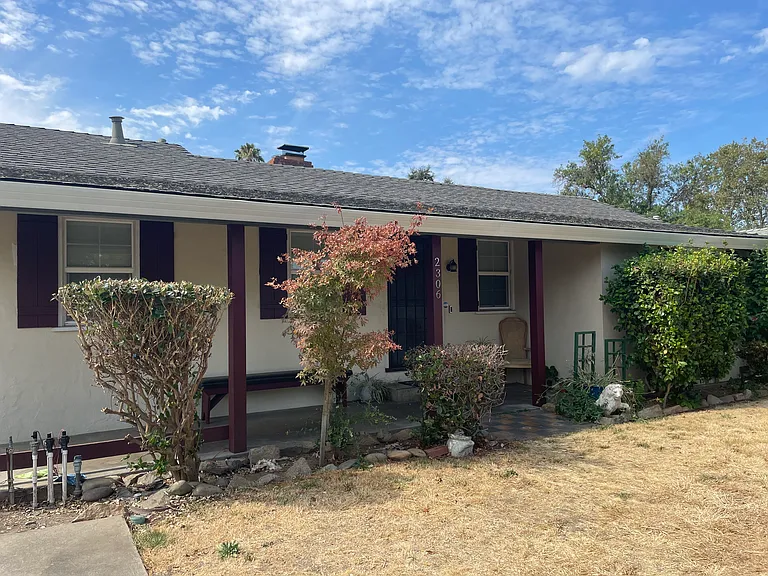 2306 Carlsbad Ave — Photo 2