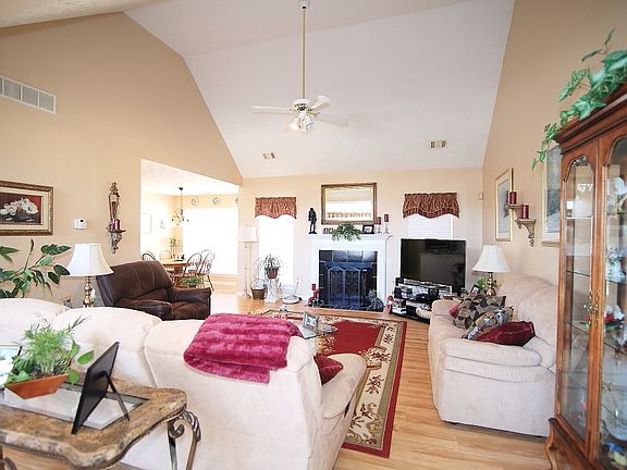 2nd image of 435 Waterfront Dr