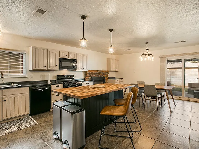 7205 Esther Ave NE — Photo 20
