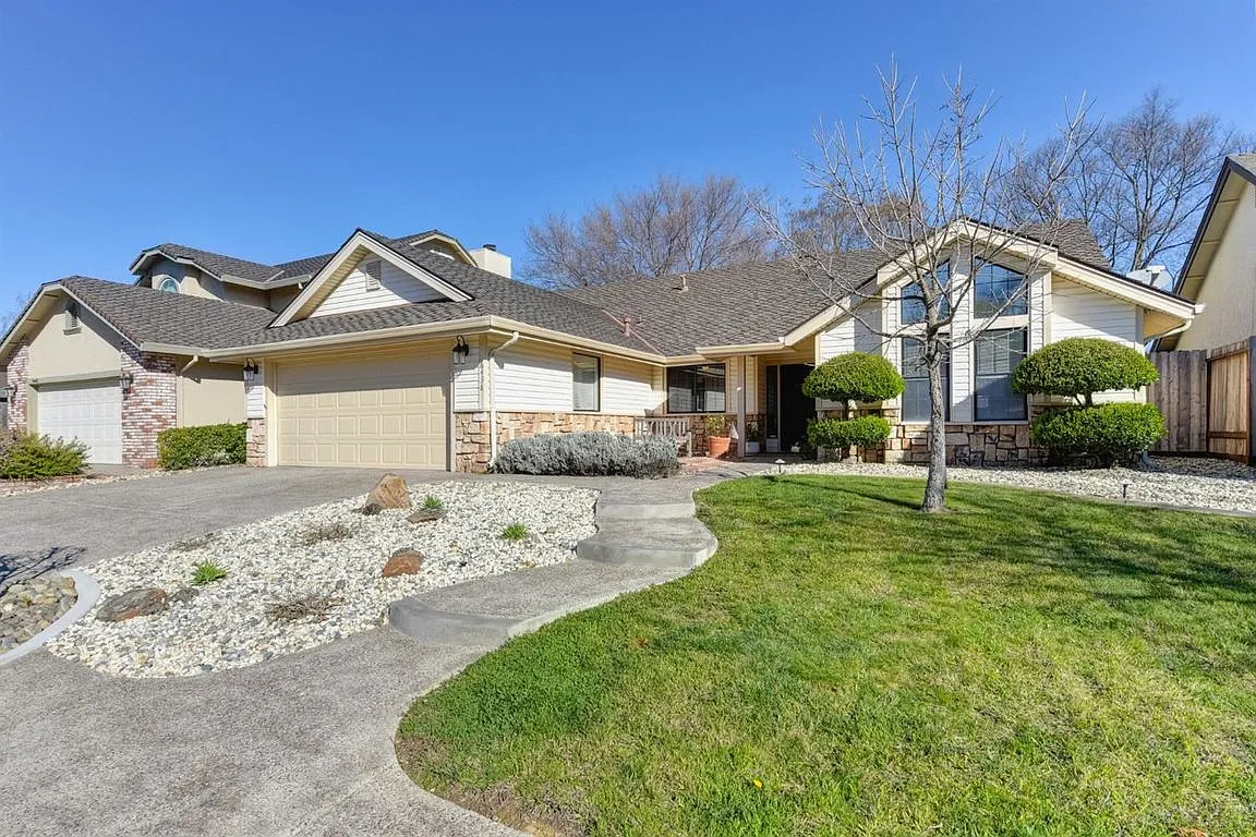 6438 Shadow Hawk Dr photo 1