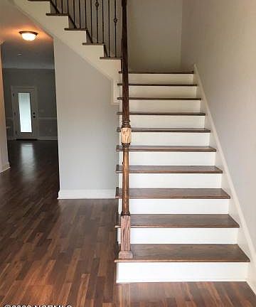 3rd image of 1851 B Cambria Dr