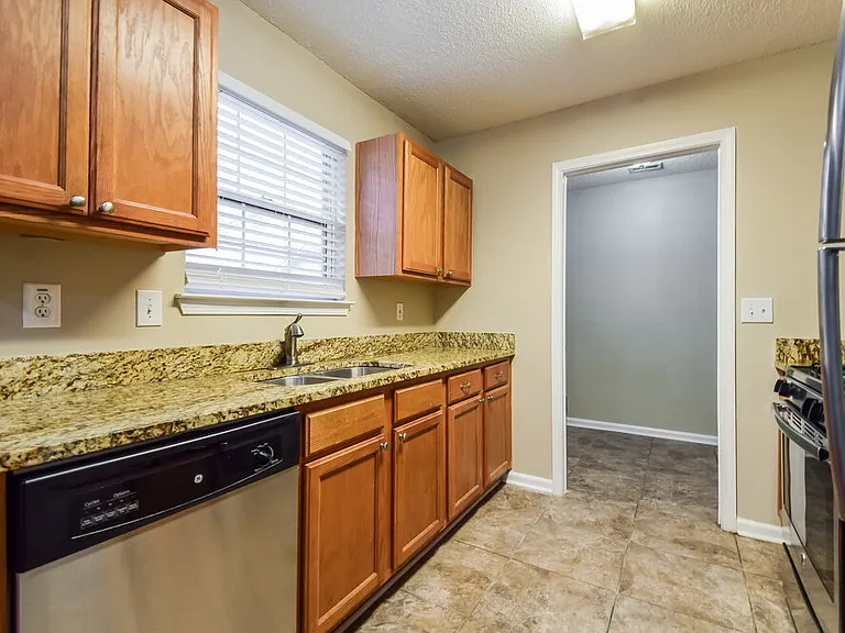 4405 Grove Dr NW — Photo 8