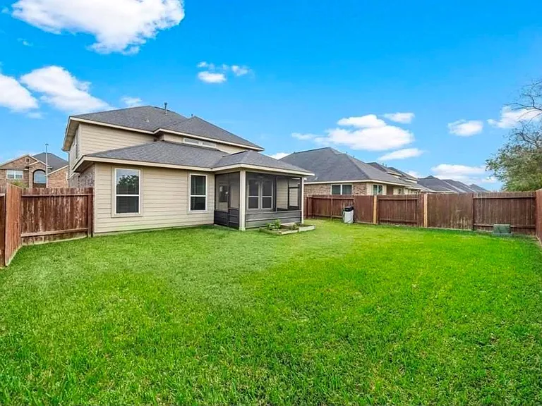 1247 S Maple Dr — Photo 18