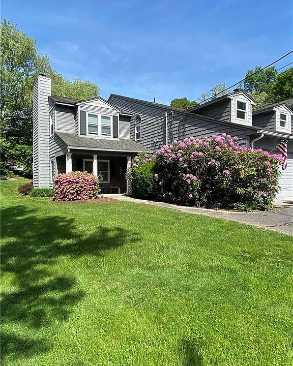 2nd image of 44 Knoll Pl #A