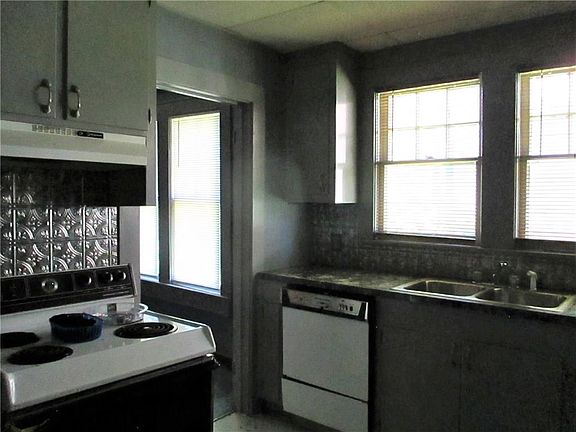 4th image of 307 S Bevill St